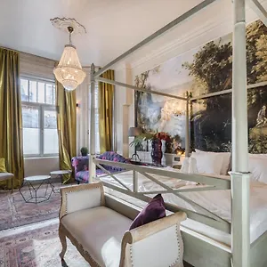 Bpr Violet Noir With A/c , Budapest Hungary