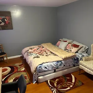 Master's Bedroom With Private Bathroom, 6 Mins To Liberty International Airport Penn Station Prudential New York It Is Central Close To Major Places , Newark United States