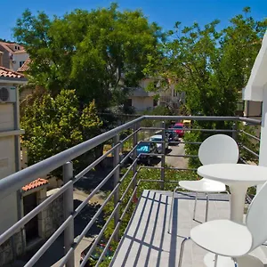  Apartment Center