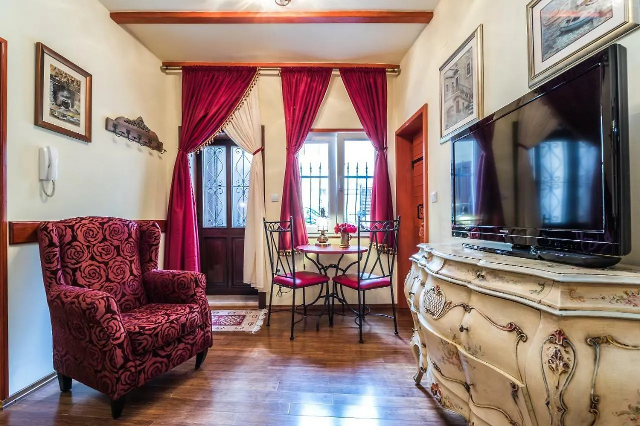 Emperor'S Suites Split Apartment